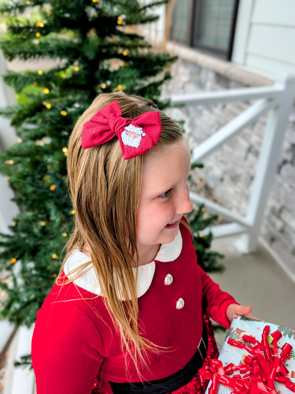 Santa Hand-Embroidered 4” Bow