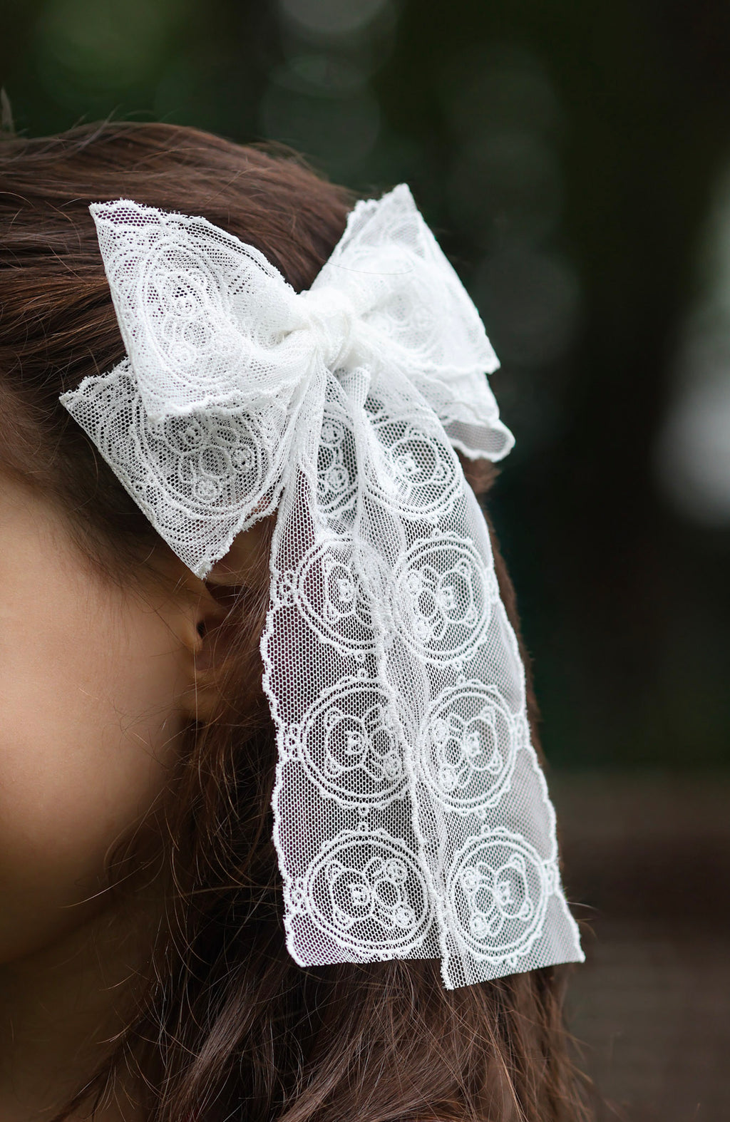 Teddy Bear Lace Bow
